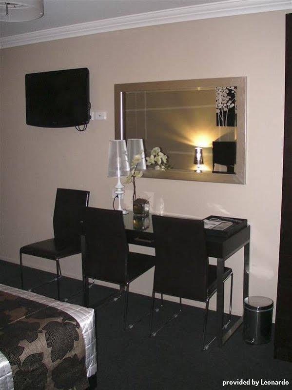 เบสท์เวสเทิร์นพลัสแอมบาสซาเดอร์ออนรุทเวนมอเตอร์อิน Motel ทูวูมบา ภายนอก รูปภาพ