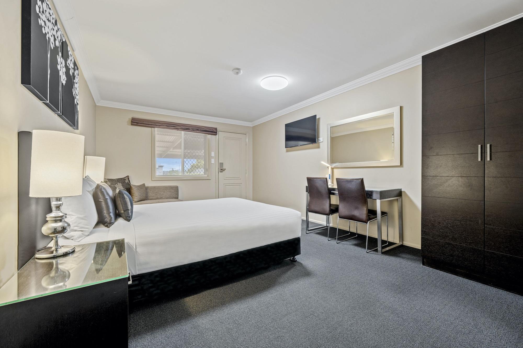 เบสท์เวสเทิร์นพลัสแอมบาสซาเดอร์ออนรุทเวนมอเตอร์อิน Motel ทูวูมบา ภายนอก รูปภาพ